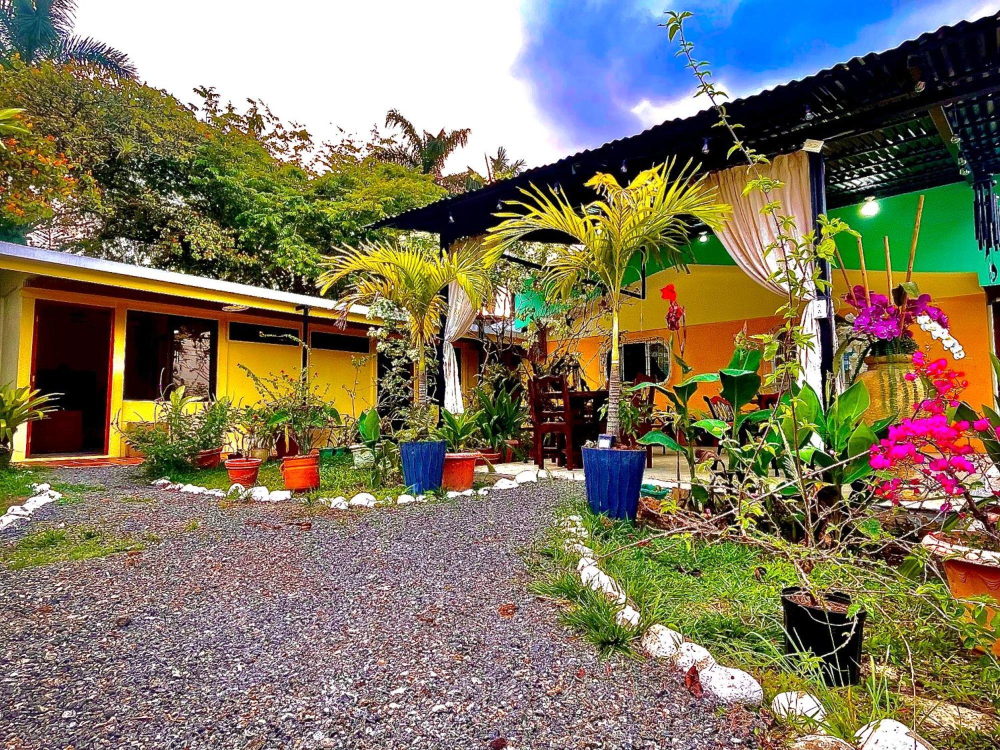 Hotel Tierra De Volcanes La Fortuna Exterior foto
